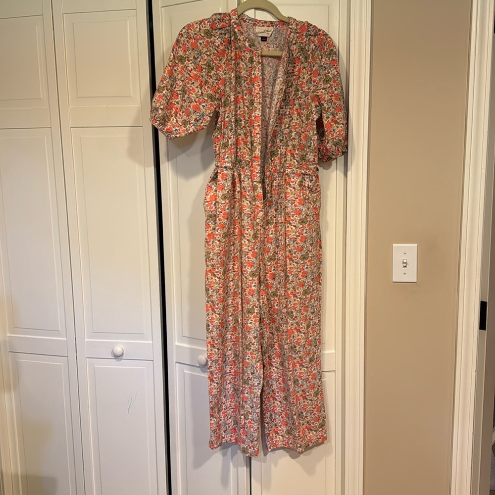 Universal Thread puff sleeve jumpsuit, size small